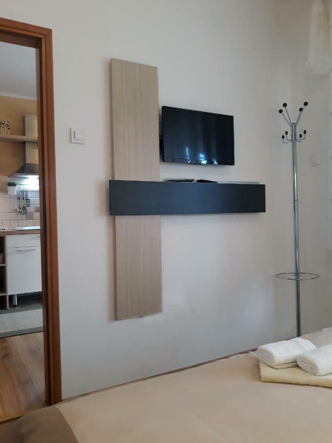 Apartment Matea ロヴィニ エクステリア 写真